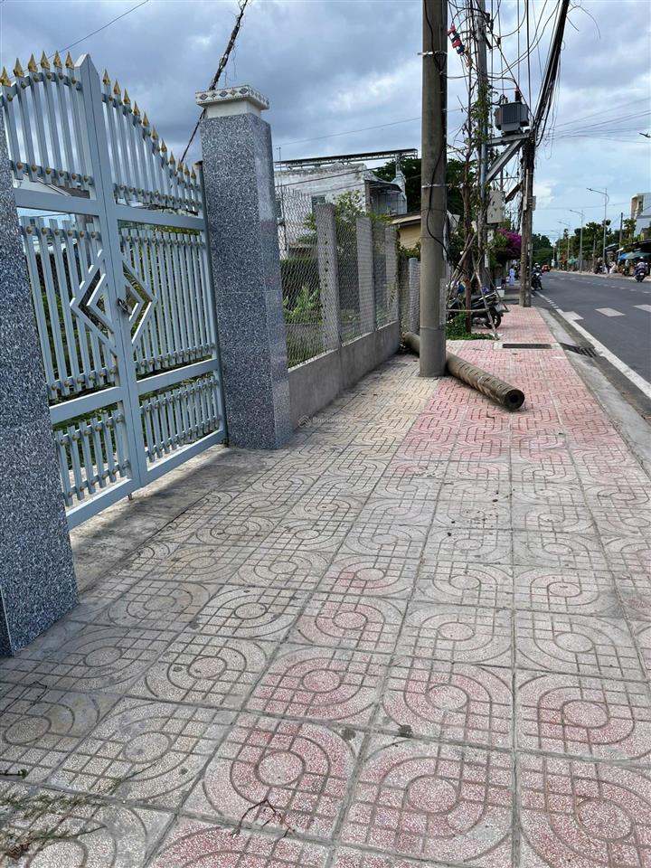 Bán đất 2 mặt tiền, cách chợ gò công 1km