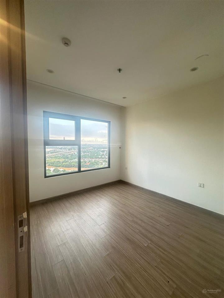 Quá rẻ  căn 2 phòng ngủ vinhomes quận 9 diện tích lớn 68m2, giá chỉ 2,65 tỷ  view sông, hướng đn.