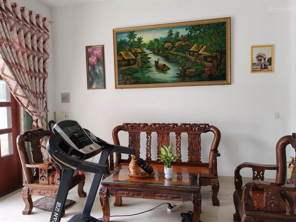 Chính chủ bán nhà phố, 7m wmặt tiền. 01 trệt, 2 lầu, 06 pn, 5 phòng tắm, phường long hương, tp hcm
