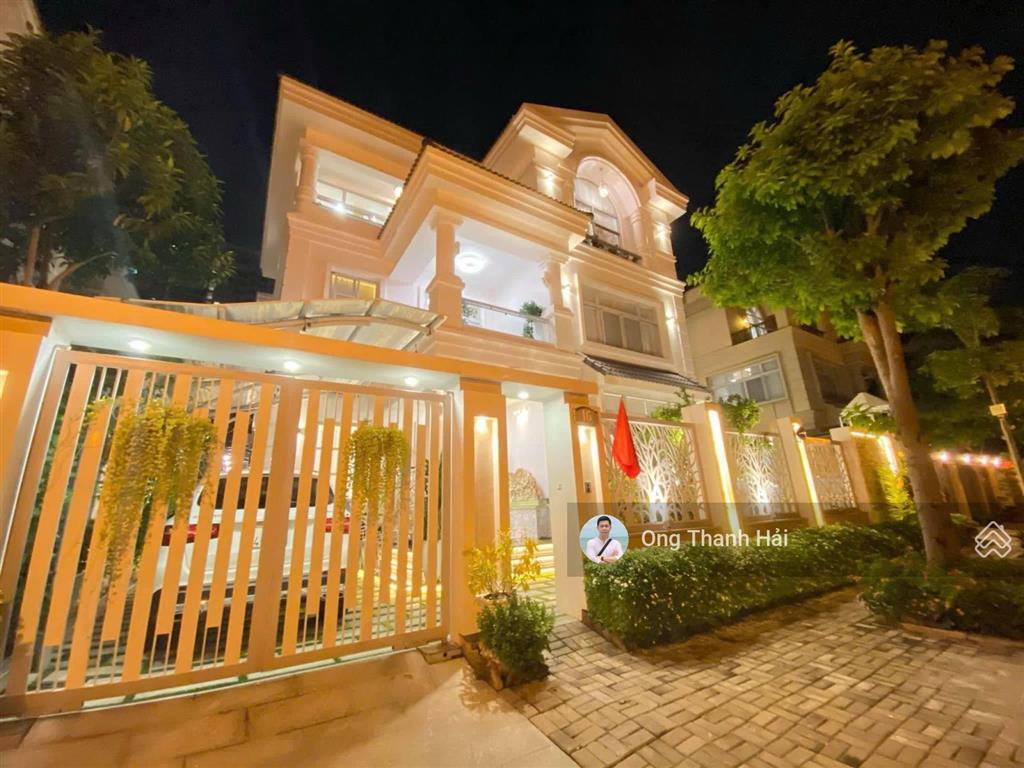 Cho thuê biệt thự đơn lập đường 17, có hồ bơi, ngang 17,1m (273,6m2) có 5 phòng, tiện kinh doanh, ở