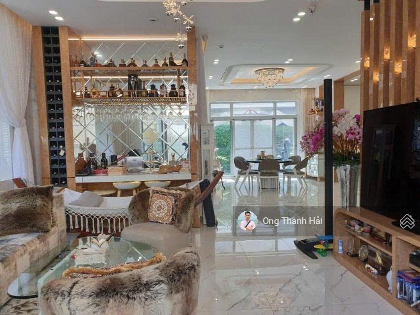 Cho thuê biệt thự đơn lập đường 17, có hồ bơi, ngang 17,1m (273,6m2) có 5 phòng, tiện kinh doanh, ở