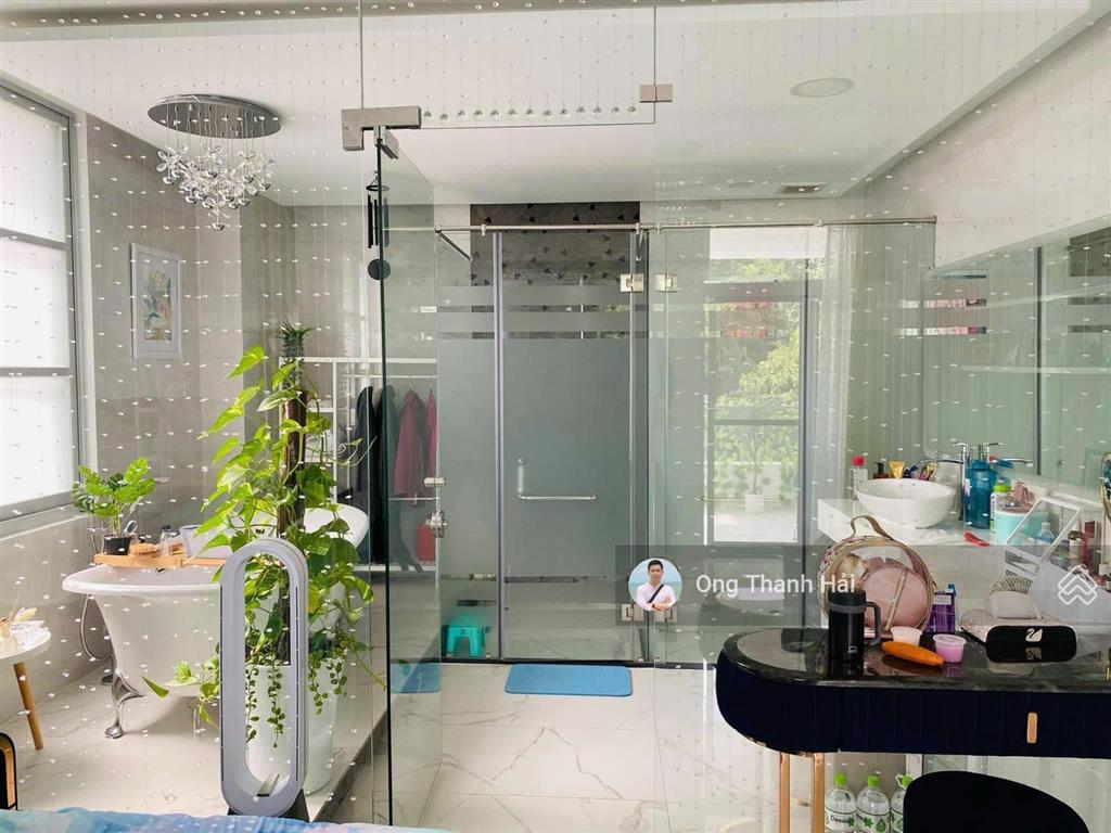 Cho thuê biệt thự đơn lập đường 17, có hồ bơi, ngang 17,1m (273,6m2) có 5 phòng, tiện kinh doanh, ở