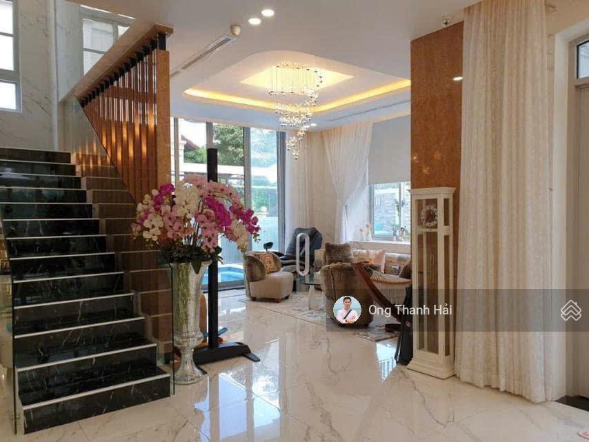Cho thuê biệt thự đơn lập đường 17, có hồ bơi, ngang 17,1m (273,6m2) có 5 phòng, tiện kinh doanh, ở