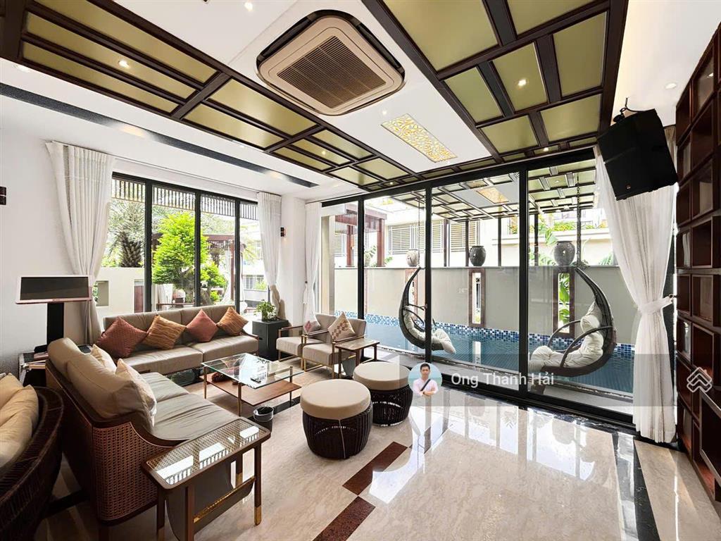 Cho thuê biệt thự siêu đẳng cấp phú mỹ hưng, 6pn, phòng giải trí, hồ cá coi, hồ bơi, thang máy
