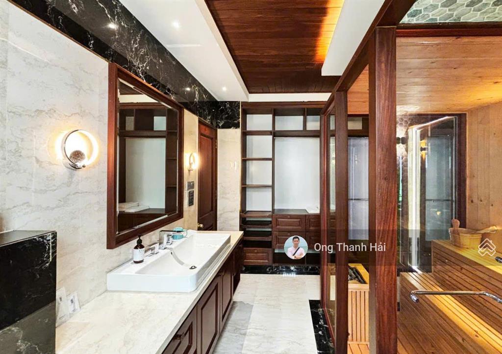 Cho thuê biệt thự siêu đẳng cấp phú mỹ hưng, 6pn, phòng giải trí, hồ cá coi, hồ bơi, thang máy