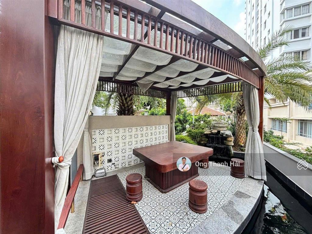 Cho thuê biệt thự siêu đẳng cấp phú mỹ hưng, 6pn, phòng giải trí, hồ cá coi, hồ bơi, thang máy