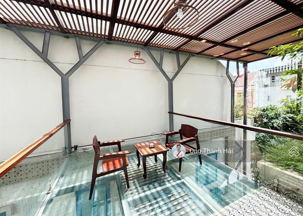 Cho thuê biệt thự siêu đẳng cấp phú mỹ hưng, 6pn, phòng giải trí, hồ cá coi, hồ bơi, thang máy