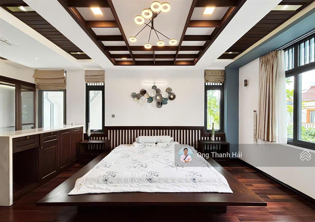 Cho thuê biệt thự siêu đẳng cấp phú mỹ hưng, 6pn, phòng giải trí, hồ cá coi, hồ bơi, thang máy