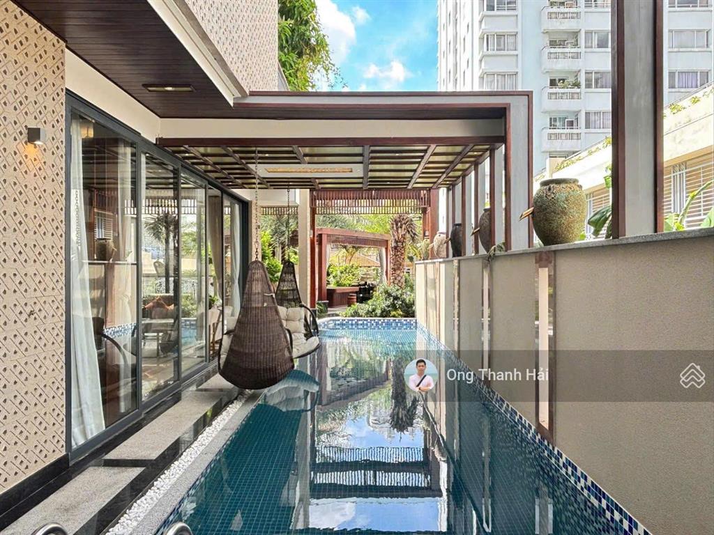 Cho thuê biệt thự siêu đẳng cấp phú mỹ hưng, 6pn, phòng giải trí, hồ cá coi, hồ bơi, thang máy