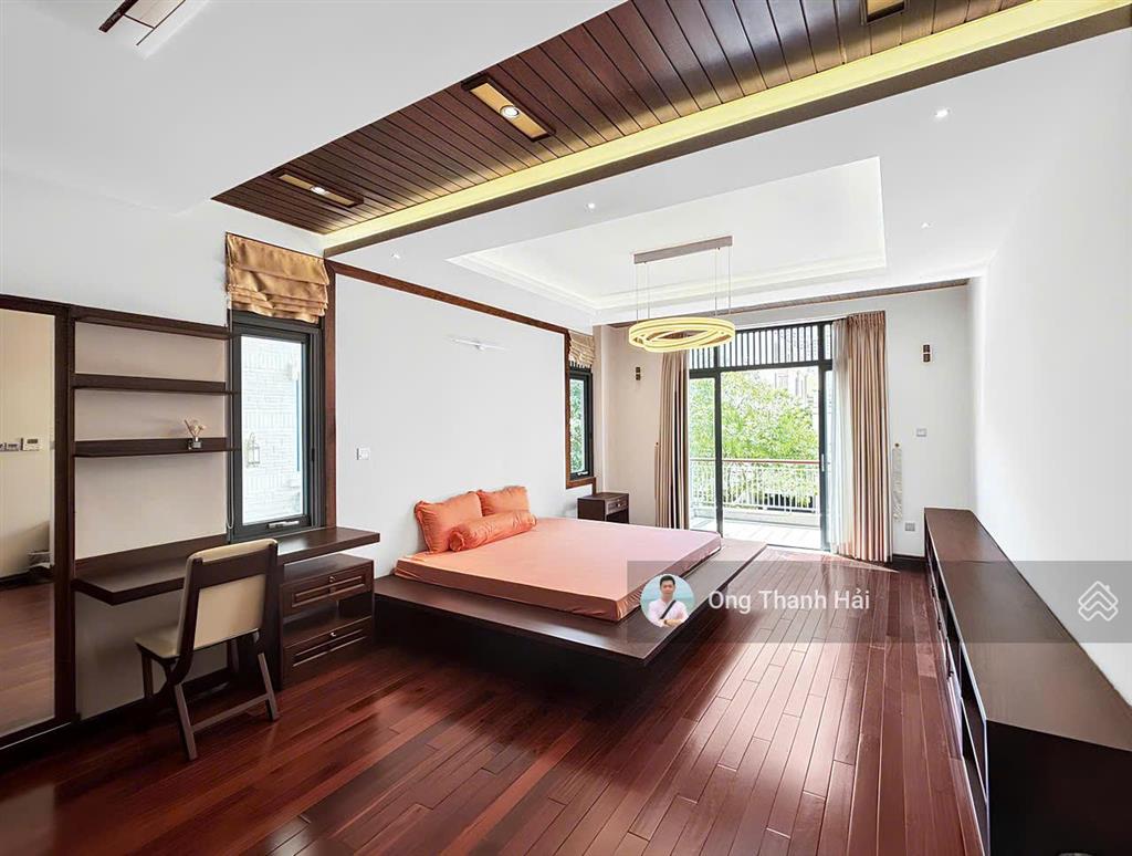 Cho thuê biệt thự siêu đẳng cấp phú mỹ hưng, 6pn, phòng giải trí, hồ cá coi, hồ bơi, thang máy