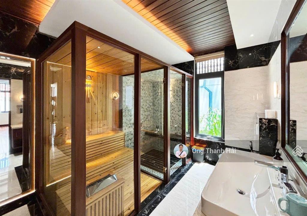 Cho thuê biệt thự siêu đẳng cấp phú mỹ hưng, 6pn, phòng giải trí, hồ cá coi, hồ bơi, thang máy