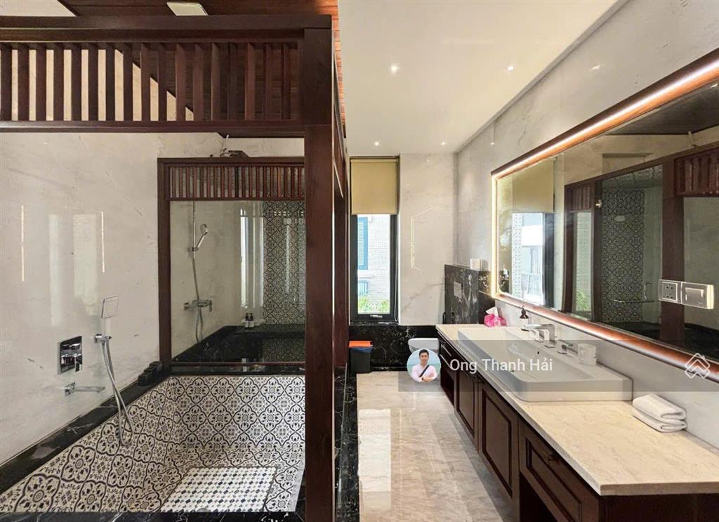 Cho thuê biệt thự siêu đẳng cấp phú mỹ hưng, 6pn, phòng giải trí, hồ cá coi, hồ bơi, thang máy