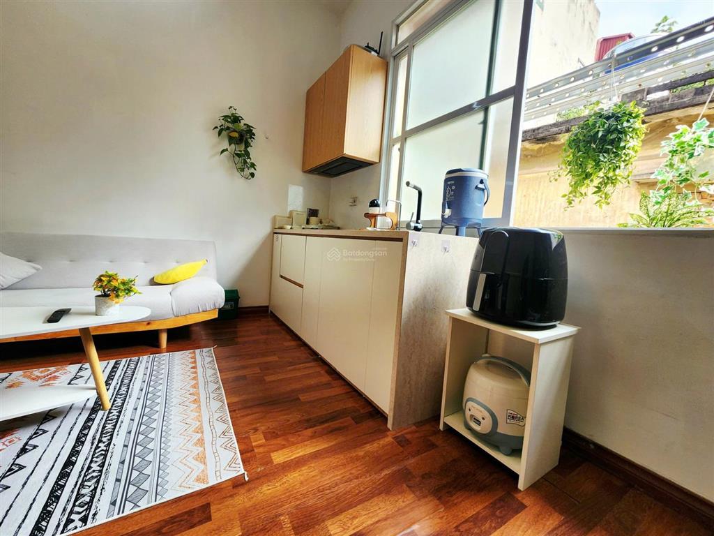 Chỉnh chủ sổ đỏ bán căn hộ tầng 2 tại thuỵ khuê, sát hồ tây. 2.6 tỷ có t.lượng, nhà không quy hoạch