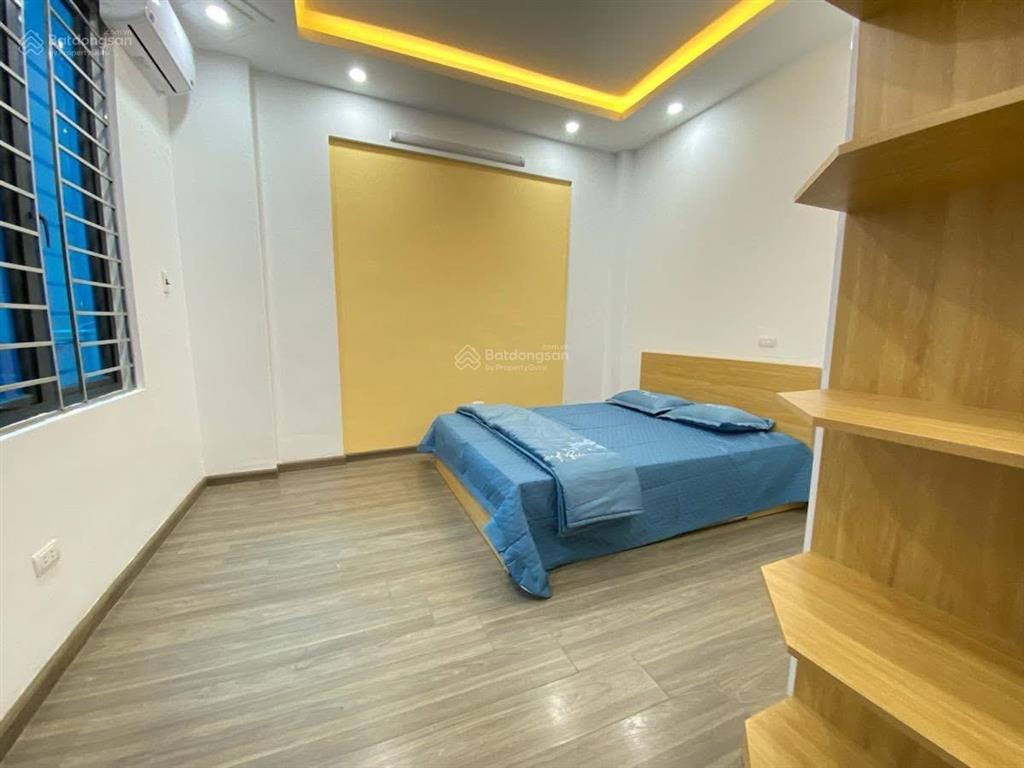 Hiếm phố chính kinh, nhà dân xây chắc chắn, ô tô đỗ cửa, kd đỉnh, không quy hoạch, dt 35m2* 5 tầng