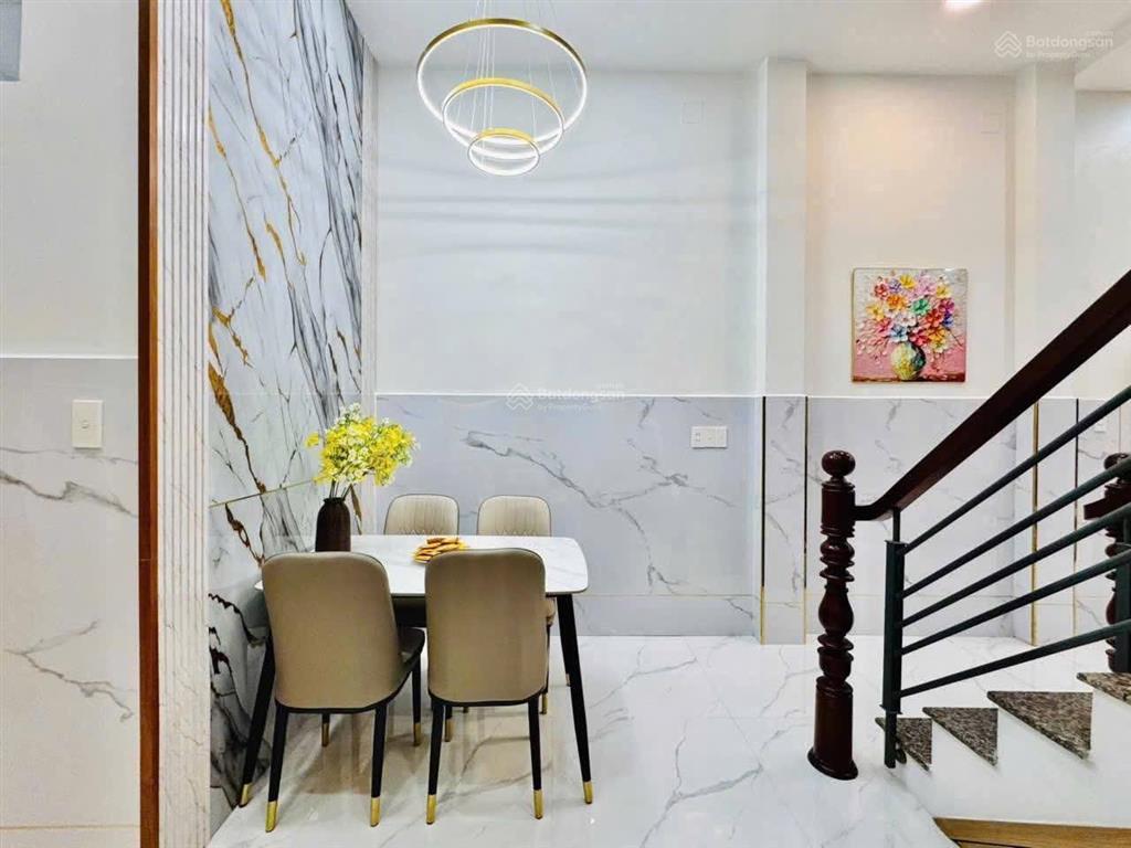 Hiếm phố chính kinh, nhà dân xây chắc chắn, ô tô đỗ cửa, kd đỉnh, không quy hoạch, dt 35m2* 5 tầng