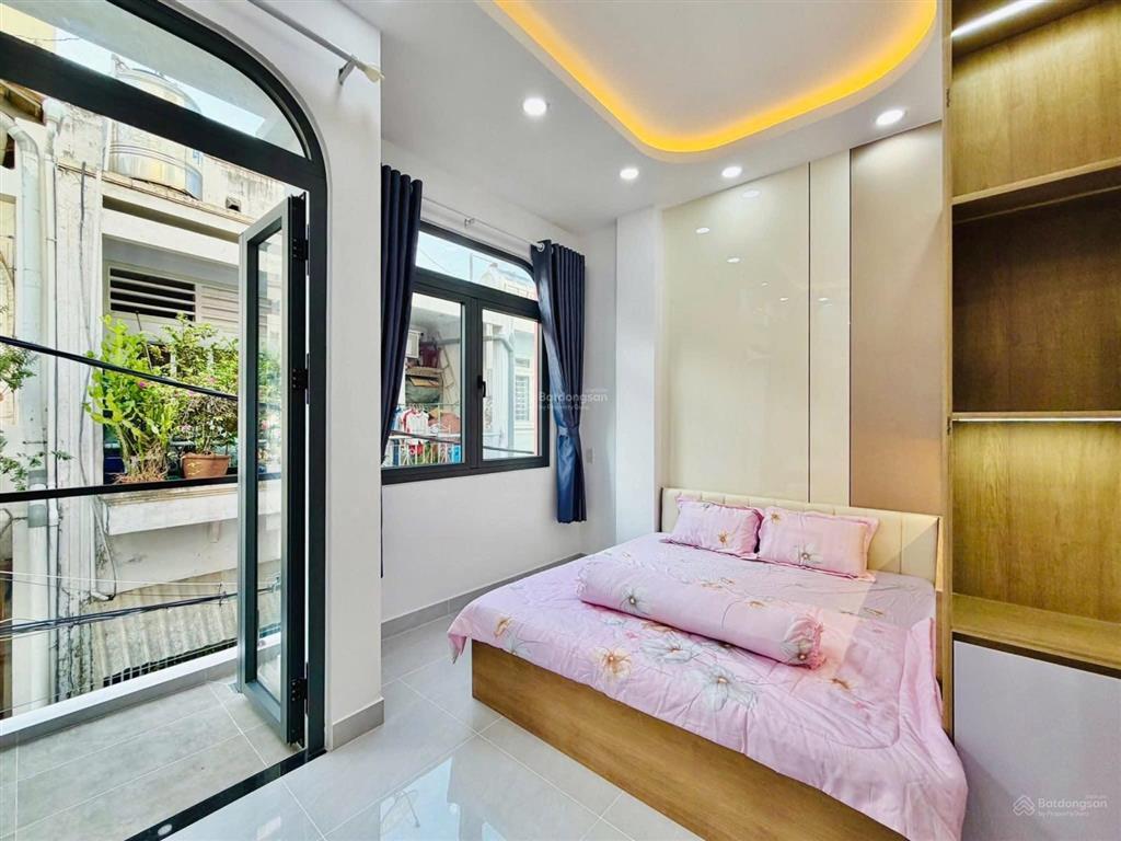 Bán gấp phố cự lộc, nhà dân xây chắc chắn, ngõ nông, cách 20m oto tránh, ko quy hoạch, dt 38m*5t