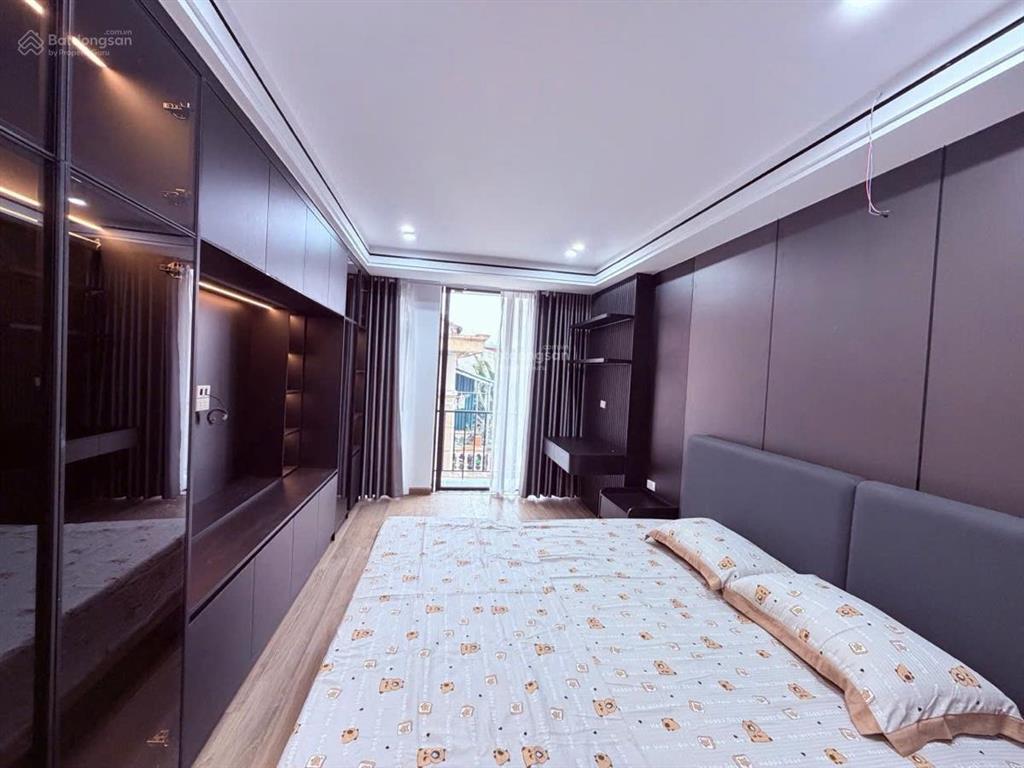 Chủ giảm chào 1 tỷ phố chính kinh, nhà xây mới, ngõ nông,cách 15m oto tránh,ko quy hoạch, dt 42m*7t
