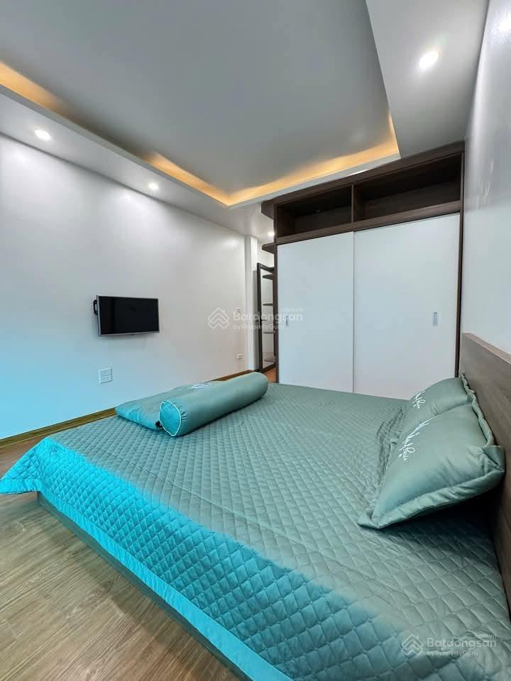Giảm mạnh phố quan nhân, nhà dân mới xây, ngõ nông, cách 15m oto tránh, ko quy hoạch, dt 36m2*5t