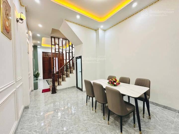 Bán nhà phố quan nhân, cách 20m oto tránh, ngõ thông,nhà đẹp ở ngay,pháp lý chuẩn,ko qh, dt 38m*5t