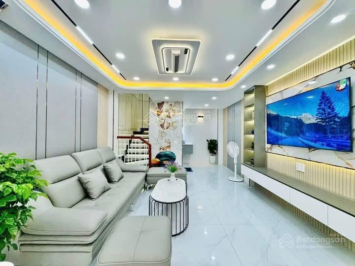 Hót hót phố nhân hoà, nhà phân lô dân xây, 2 ngõ thoáng sáng,cách 10m oto tránh,sổ vuông, dt 50m*6t