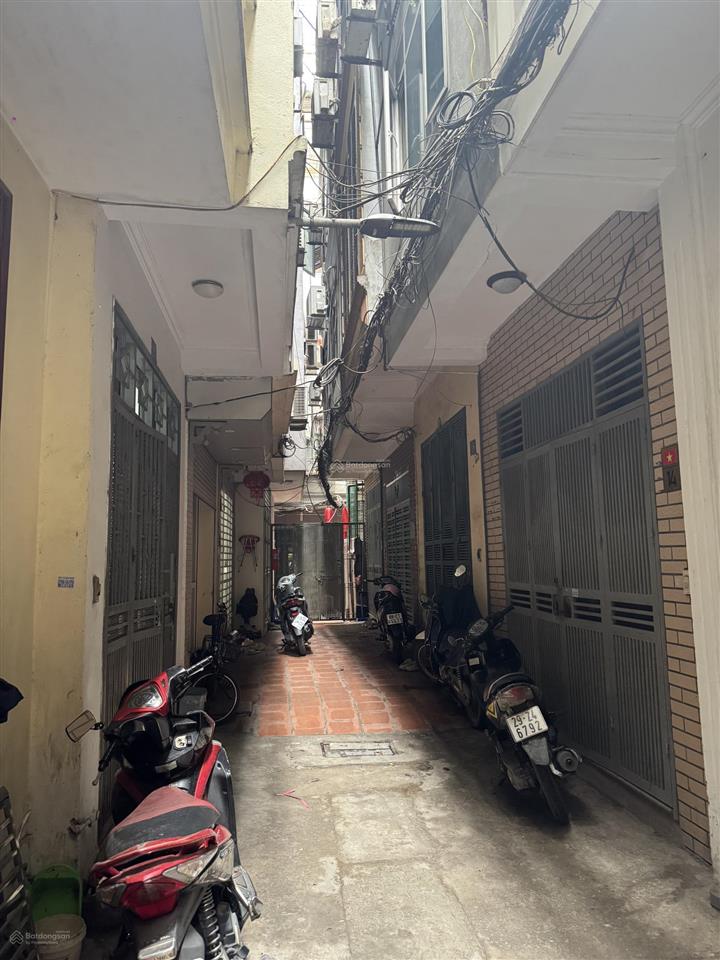 Siêu phẩm phố cự lộc, nhà dân xây lô góc, 2 thoáng, ngõ thông tứ phía, sổ vuông, ko qh, dt 36m*5t