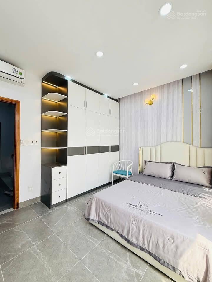 Siêu phẩm phố cự lộc, nhà dân xây lô góc, 2 thoáng, ngõ thông tứ phía, sổ vuông, ko qh, dt 36m*5t