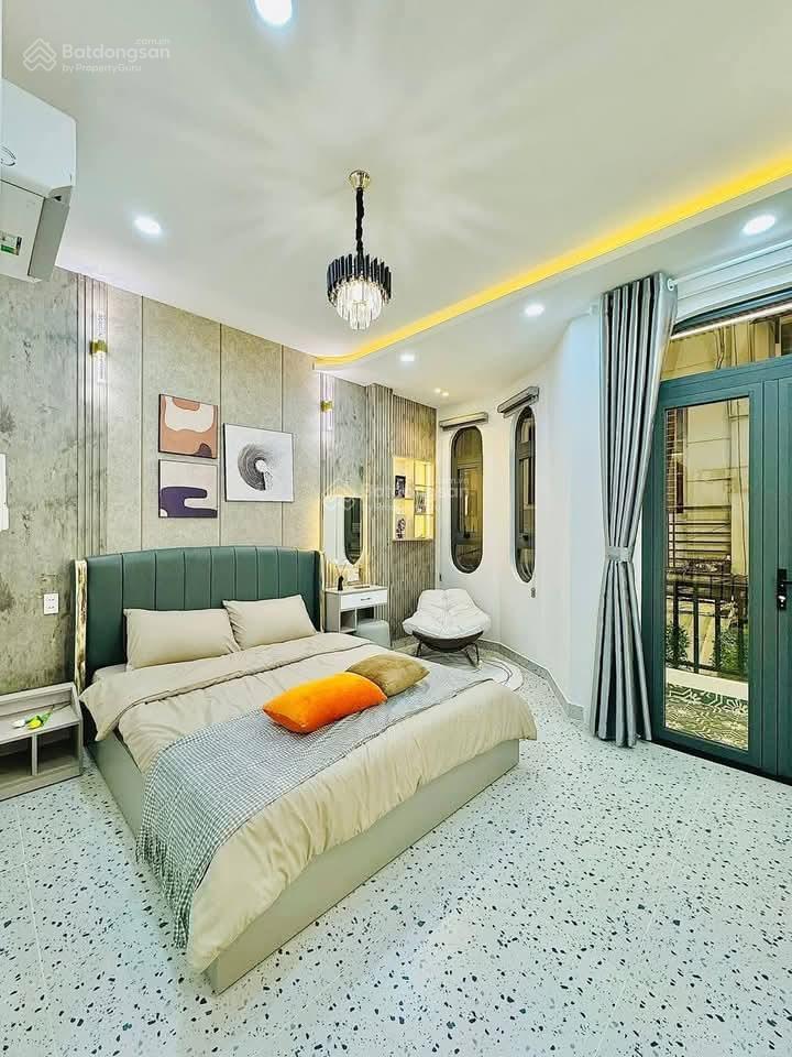 Cực hiếm phố cự lộc, nhà dân xây, lô góc 2 thoáng, ngõ thông, cách 20m oto tránh, sổ đẹp, dt 36m*5t