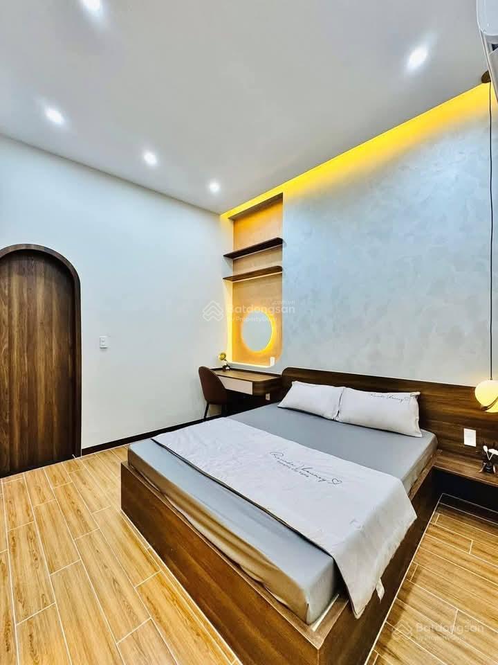 Hoa hậu phố vũ trọng phụng, nhà dân xây 2 thoáng, ngõ to, kd đỉnh, cách 20m ra mặt phố, dt 38m*5t