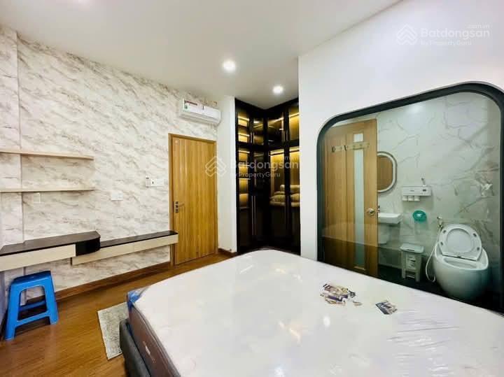 Bay nhanh phố vũ trọng phụng, nhà dân xây, ngõ to kd đỉnh, sổ vuông, cách 20m ra mặt phố, dt 37m*5t