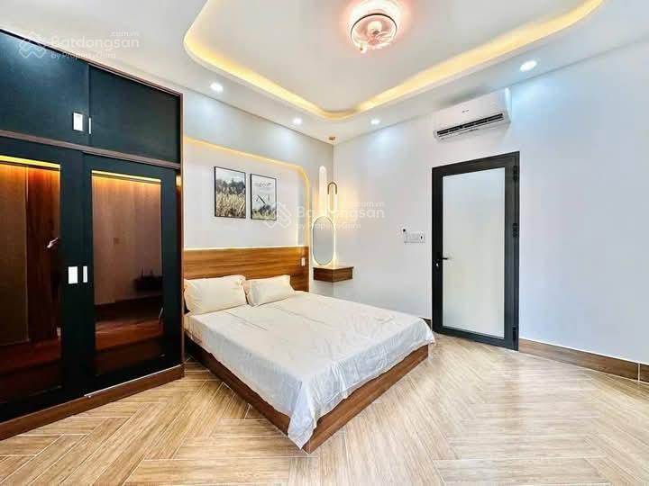 Siêu phẩm phố vũ trọng phụng, nhà dân xây, ngõ thông,cánh 20m ra mặt phố oto tránh,sổ đẹp,dt 34m*5t