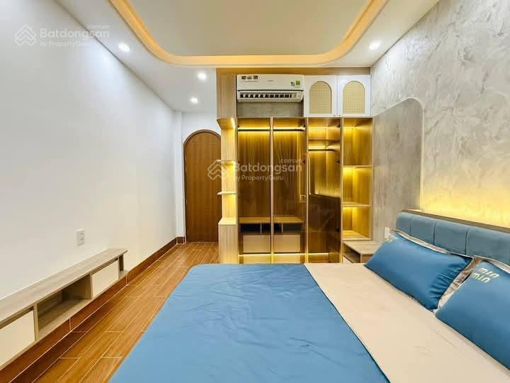 Siêu hiếm phố cự lộc, nhà dân xây, lô góc 2 thoáng, ngõ thông, cách 20m oto tránh, sổ đẹp, 35m2*5t