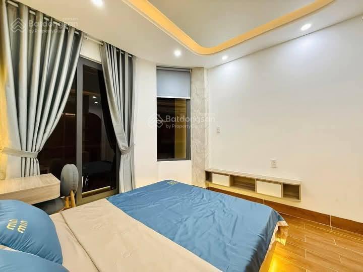 Siêu hiếm phố cự lộc, nhà dân xây, lô góc 2 thoáng, ngõ thông, cách 20m oto tránh, sổ đẹp, 35m2*5t