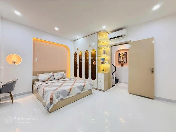Cực hiếm phố cự lộc, nhà dân xây, lô góc 2 thoáng, ngõ thông, sổ vuông, chủ thiện chí, dt 36m*5t