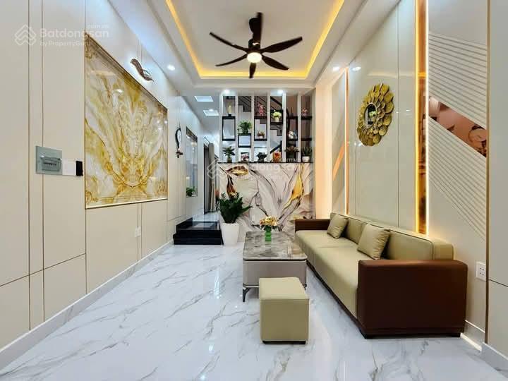 Hiếm gặp phố vũ trọng phụng, nhà dân xây, ngõ thông, kd đỉnh, cách 20m oto tránh,chủ nét, dt 37m*5t