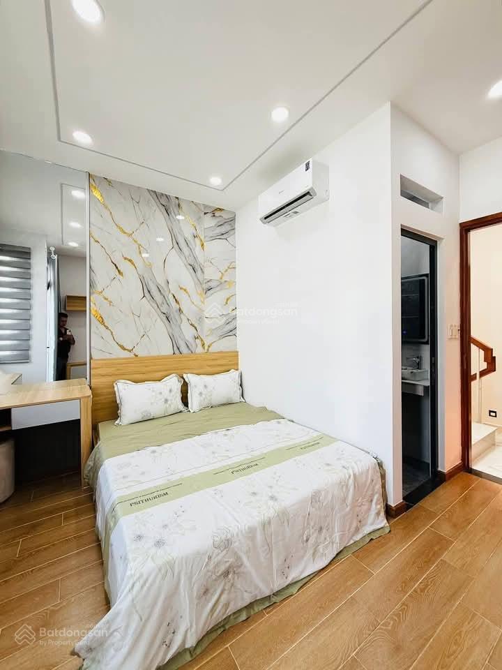 Bay nhanh phố nhân hoà, nhà dân xây, khu phân lô cán bộ, ngõ to thông tứ tung, 20m ra phố,dt 36m*5t