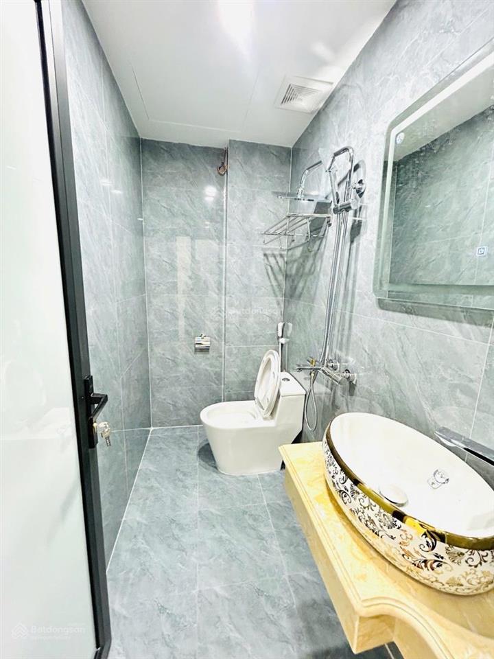 Bay nhanh phố nhân hoà, nhà dân xây, khu phân lô cán bộ, ngõ to thông tứ tung, 20m ra phố,dt 36m*5t
