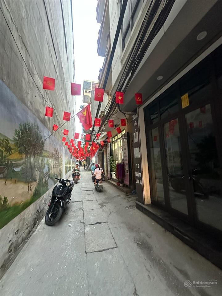 Siêu phẩm phố quan nhân, nhà dân xây, ngõ nông, cách 20m ô tô tránh, sổ vuông, ko qh, dt 37m*5t