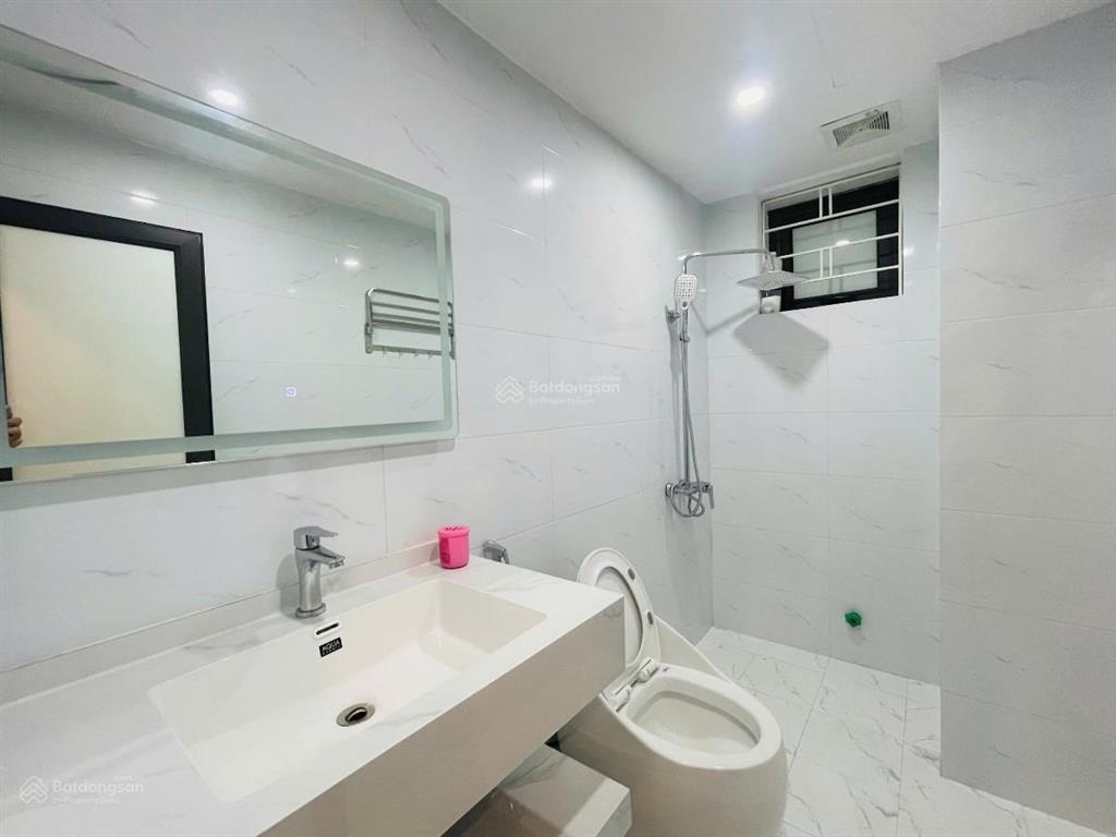 Bay nhanh phố cự lộc, nhà dân xây, lô góc 2 thoáng, ngõ thông, cách 20m oto tránh,sổ đẹp, dt 38m*5t