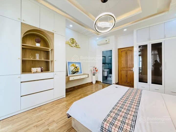 Bay nhanh phố vũ trọng phụng, nhà dân xây, ngõ to, kd đỉnh, ở sướng, cách 20m ra mặt phố, dt 36m*5t