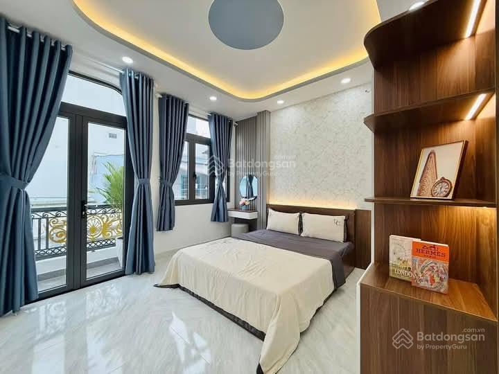 Siêu phẩm phố nguyễn ngọc vũ, nhà dân xây, ngõ xe 3 gác tránh, cách 20m ra hồ, sổ vuông, dt 38m*5t