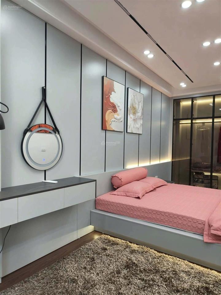 Bán nhà phố cự lộc, nhà dân xây, lô góc 2 thoáng, ngõ thông tứ phía, cách 20m ô tô tránh, dt 36m*5t