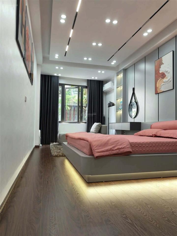 Bán nhà phố cự lộc, nhà dân xây, lô góc 2 thoáng, ngõ thông tứ phía, cách 20m ô tô tránh, dt 36m*5t