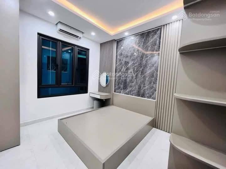 Hiếm có phố quan nhân, nhà dân xây, ngõ nông, cách 20m ra ô tô tránh, sổ vuông, dt 35m2*5t