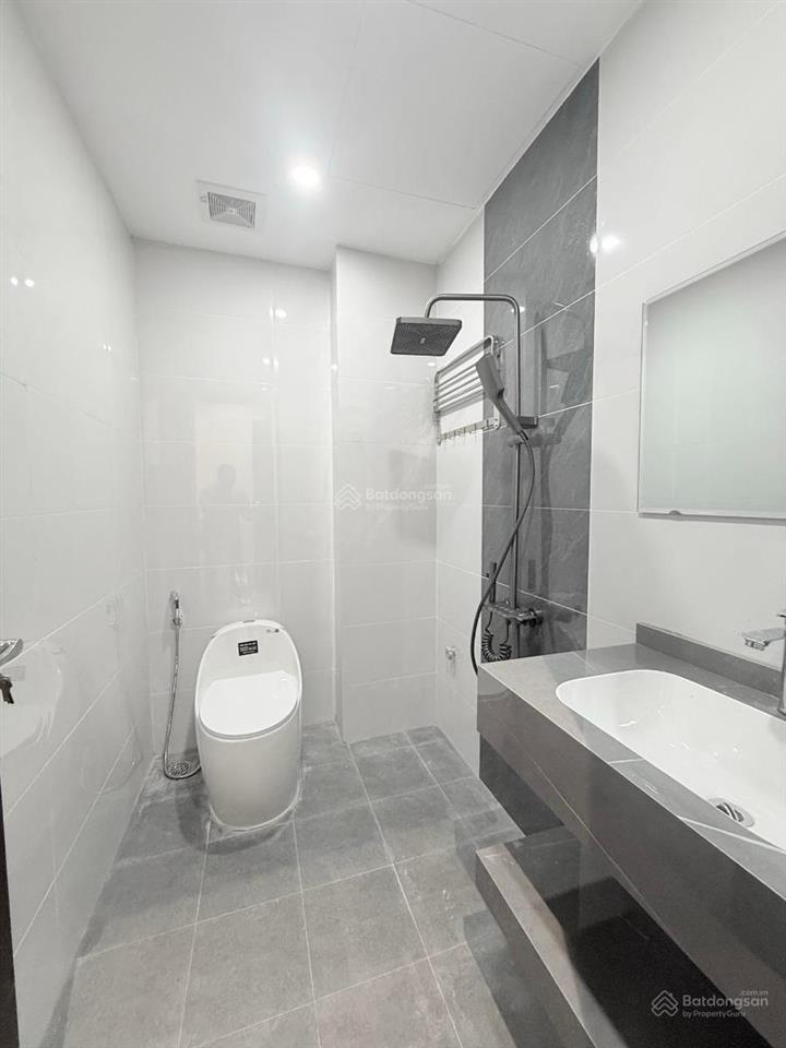 Hiếm có phố quan nhân, nhà dân xây, ngõ nông, cách 20m ra ô tô tránh, sổ vuông, dt 35m2*5t