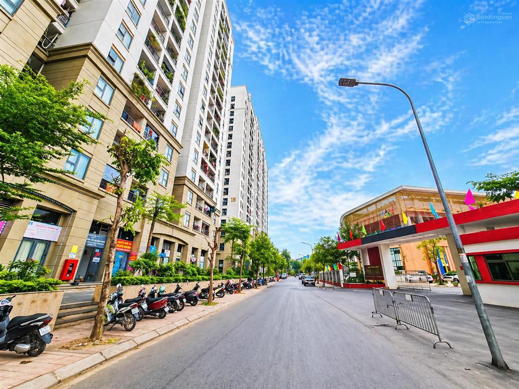 Bán chung cư hanoi homeland, long biên  2n 2wc  tầng trung, full nội thất  giá tốt nhỉnh 4,5 tỷ