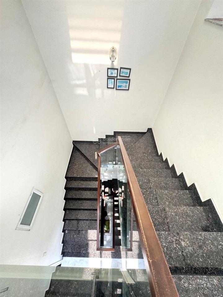 Cực hiếm nhà góc trường thọ thủ đức 131m² 3 tầng đường 10m giảm hơn 4 tỷ chỉ còn 13 tỷ