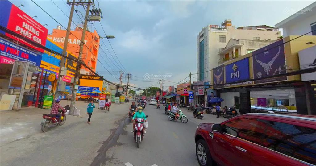Lô đất lớn, mặt tiền đường đỗ xuân hợp , thành phố hồ chí minh