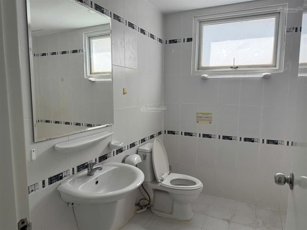 Cc phú mỹ, hoàng quốc việt, 98m22pn2wc full nội thất, giá thuê 12tr/tháng.  0966 733 ***