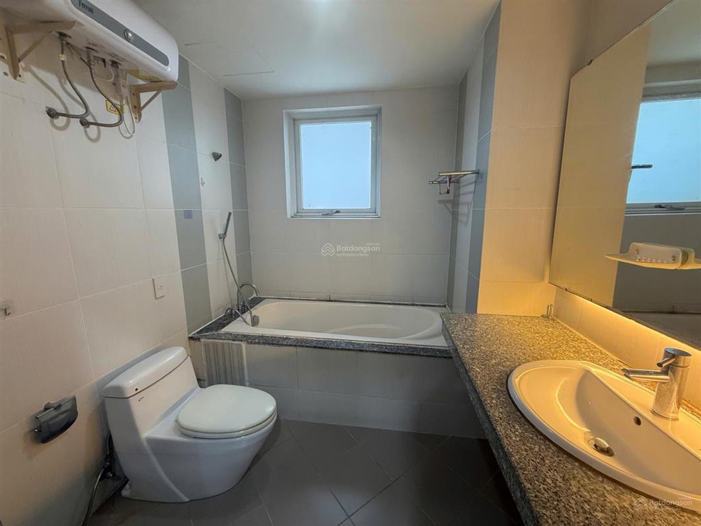 Cho thuê riverside residence 130m²  3pn  3wc, nội thất dính tường, giá 28tr/tháng. 0966 733 ***