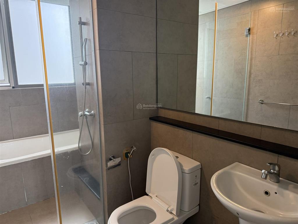 Cho thuê riviera point, 148m2  3pn  3wc, ít nội thất, giá 28tr/tháng.  0966 733 ***
